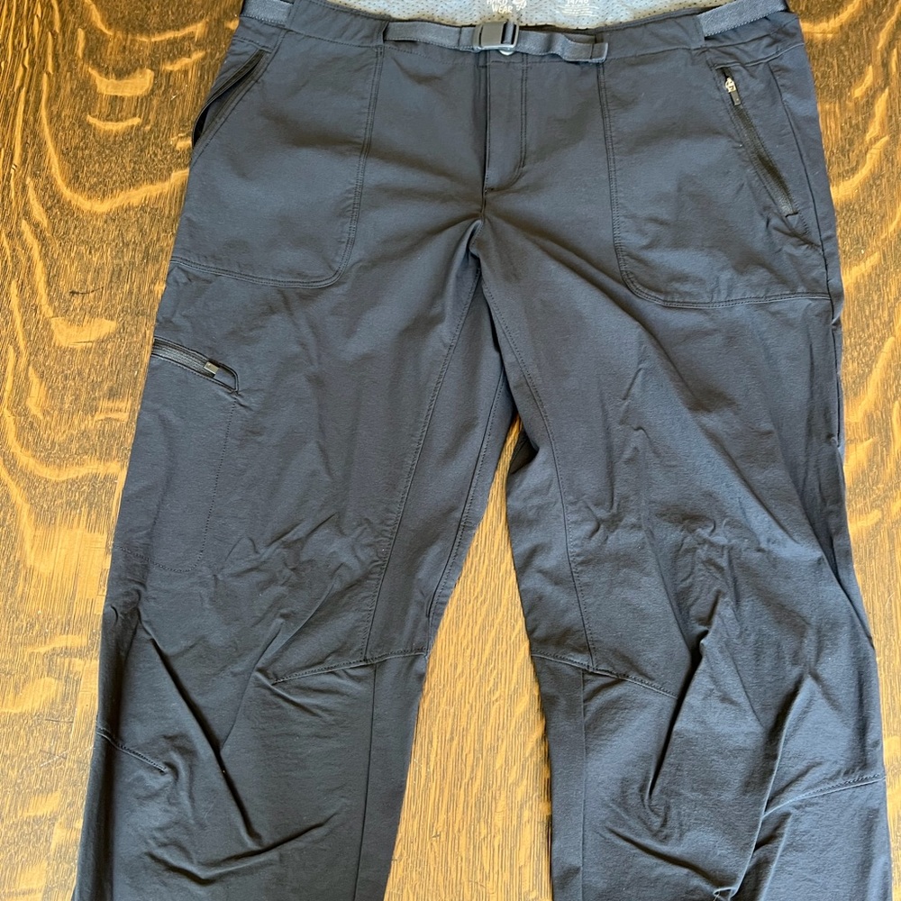 Mountain Hardwear dwr hiking pants 14